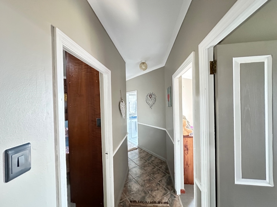 6 Bedroom Property for Sale in Heiderand Western Cape